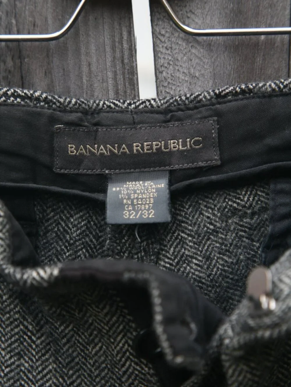 Size 32X29 - BANANA REPUBLIC Men's Gray Herringbone Wool Blend Cargo Pants